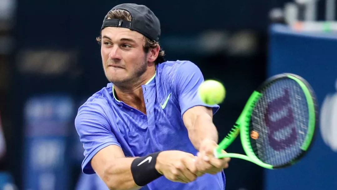 沙滩排球的 沙滩排球的