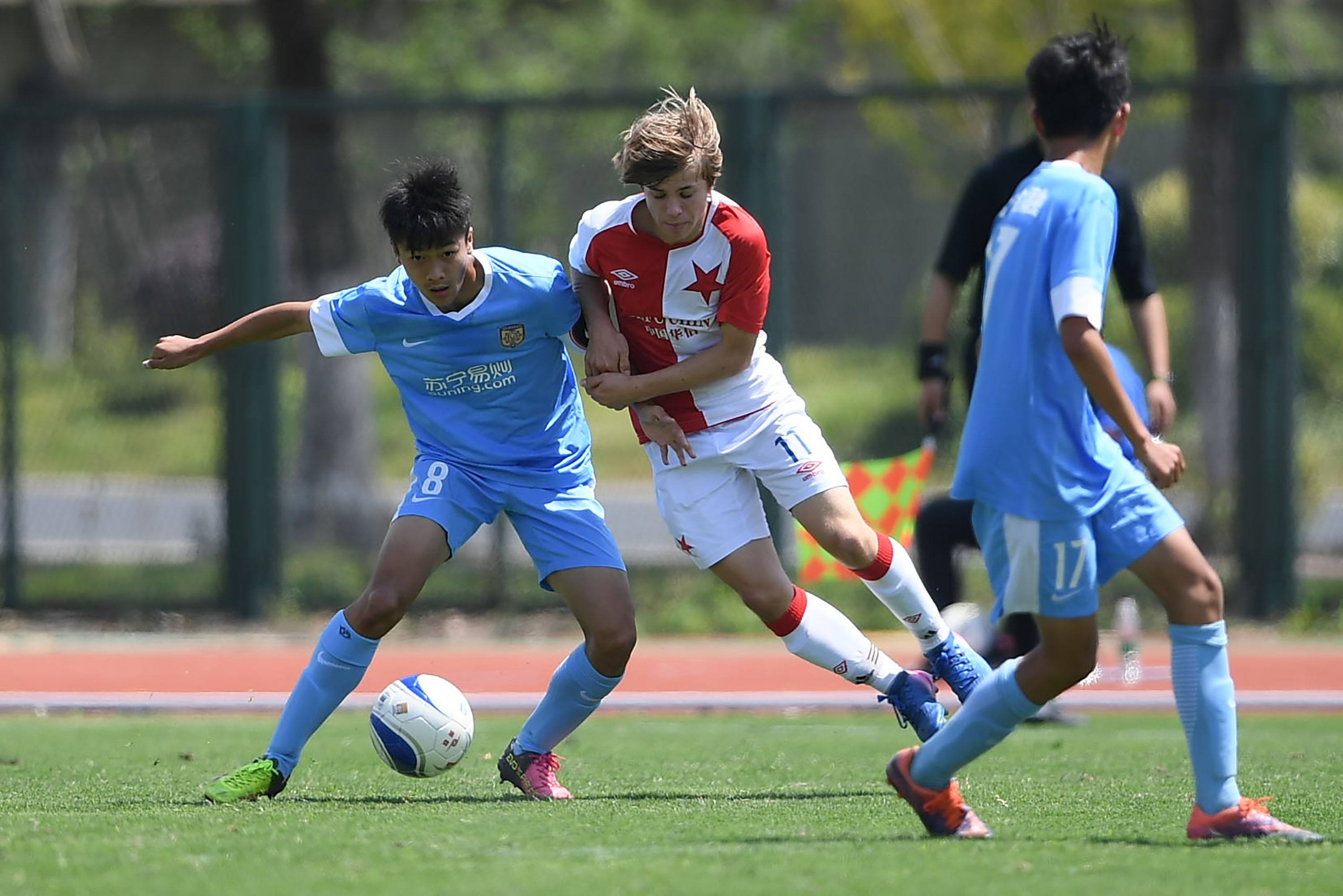 他不仅多次 他不仅多次