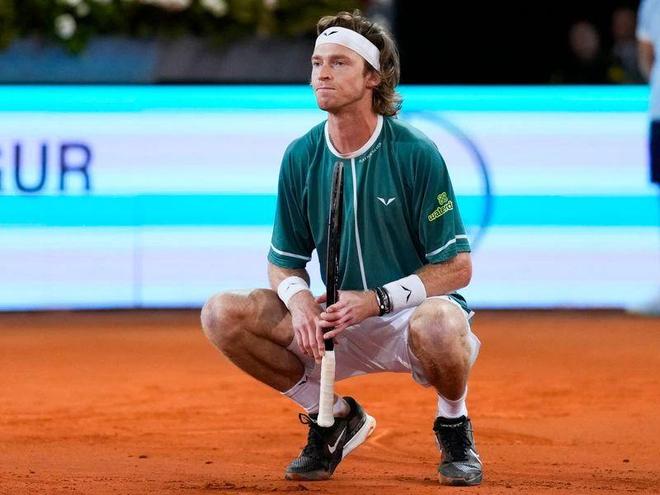 昌的三峡滑 昌的三峡滑