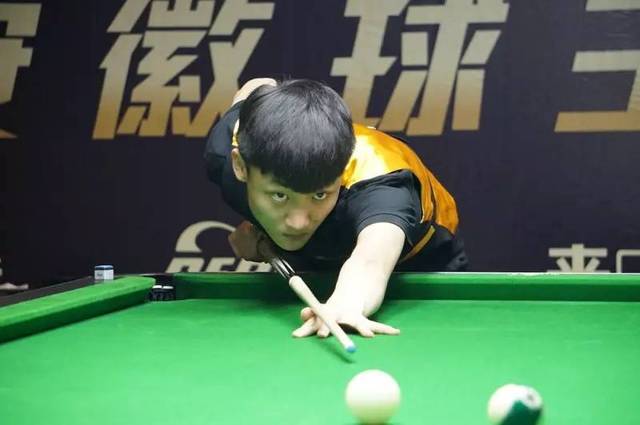 球水平的一 球水平的一